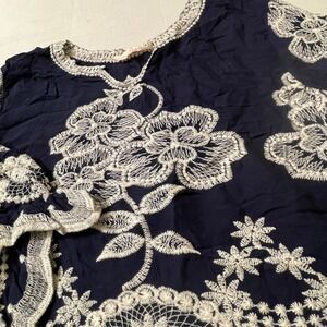 Solitaire Embroidered Top Womens Medium Floral Lace Blue 3/4 Sleeve Blouse New‎